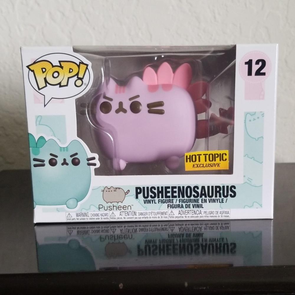 Hot Topic Exclusive Pusheenosaurus